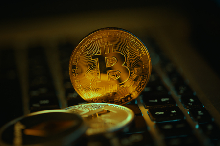 snt币价格最高多少