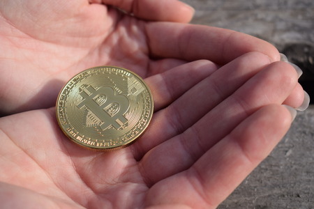 炒币为什么用api