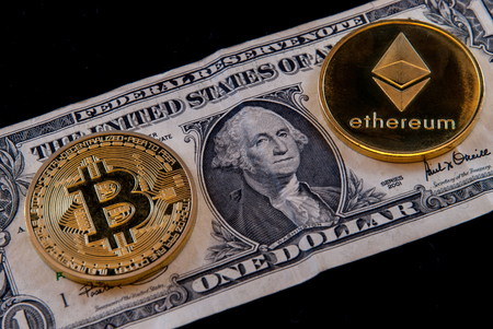 比特币是用什么开发的