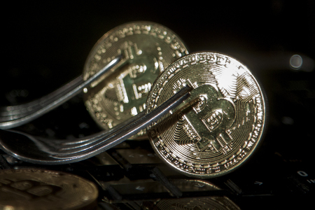 如何接入ok合约API