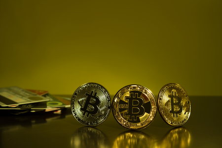 比特币为什么这么高